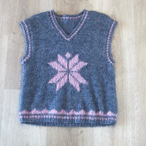 Iconic snowflake sweater vest!!!